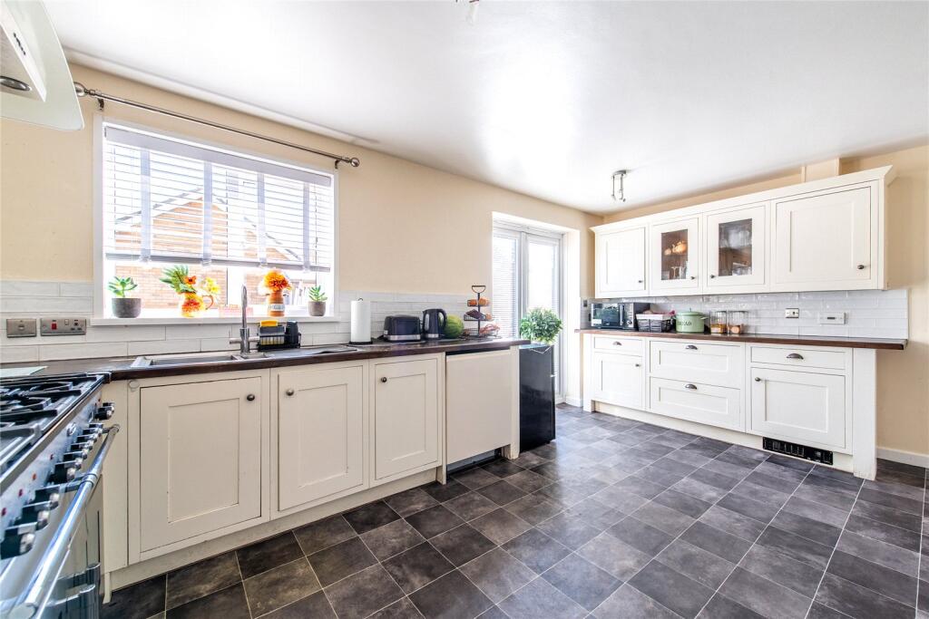 House in Dartford - View 4