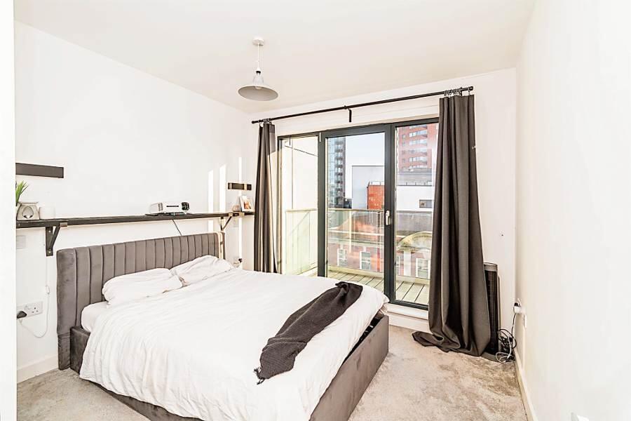 Apartment in Southampton - View 4