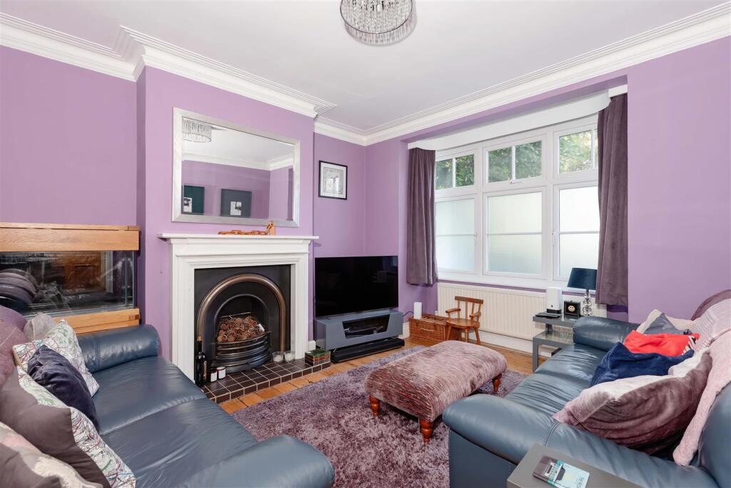 Pavilion Road, Worthing photo 3