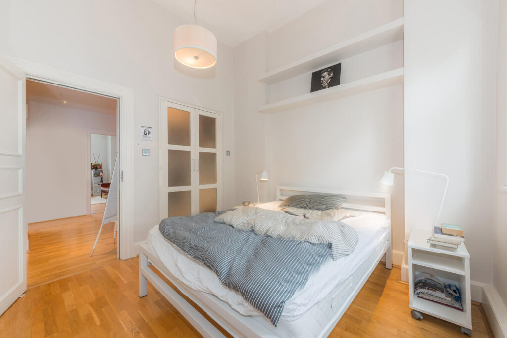 Apartment in London - View 3