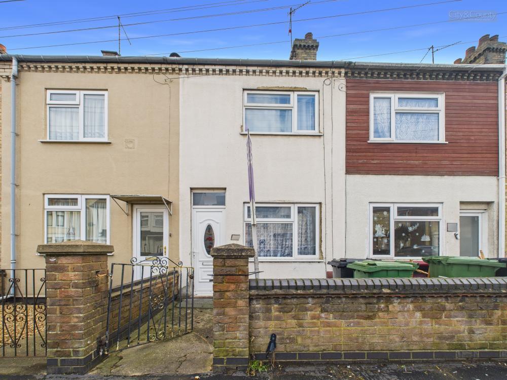 3-bed terraced on Mayors Walk, Peterborough, £180,000