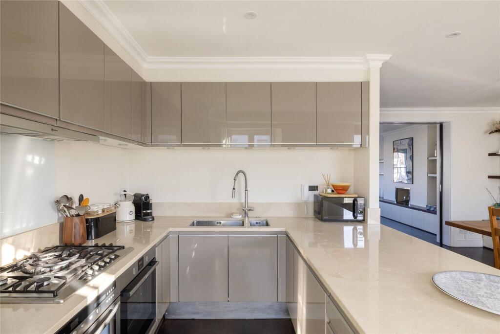 Apartment in London - More