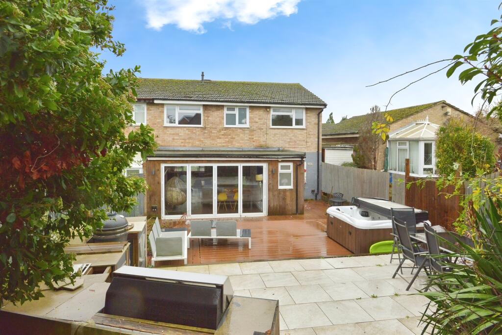 Main image of property: Porters Close, Deanshanger, Milton Keynes