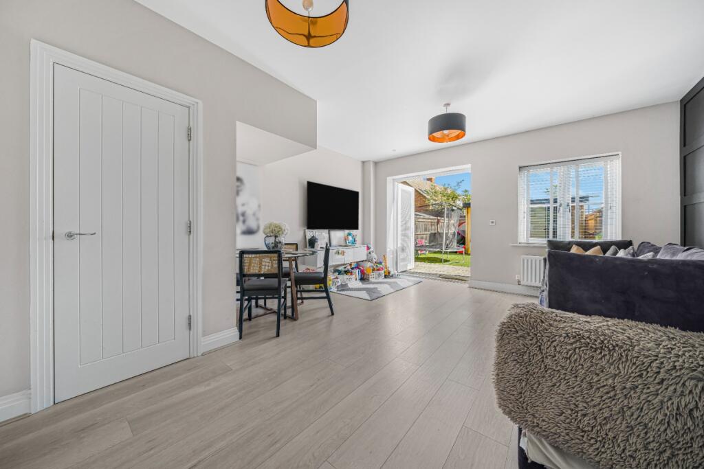 House in Shepperton, Surrey - More