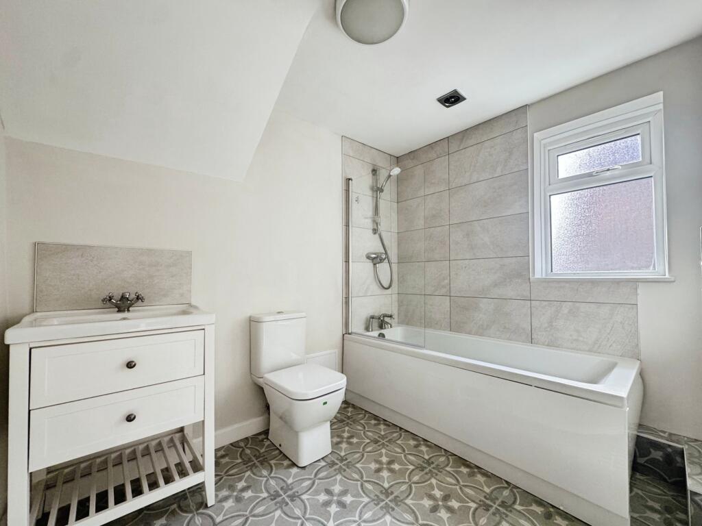 Apartment in North Tyneside, North East - More