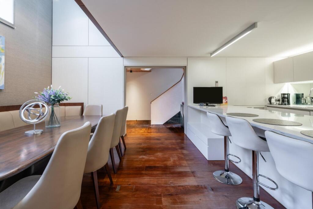 4 bedroom mews property for rent