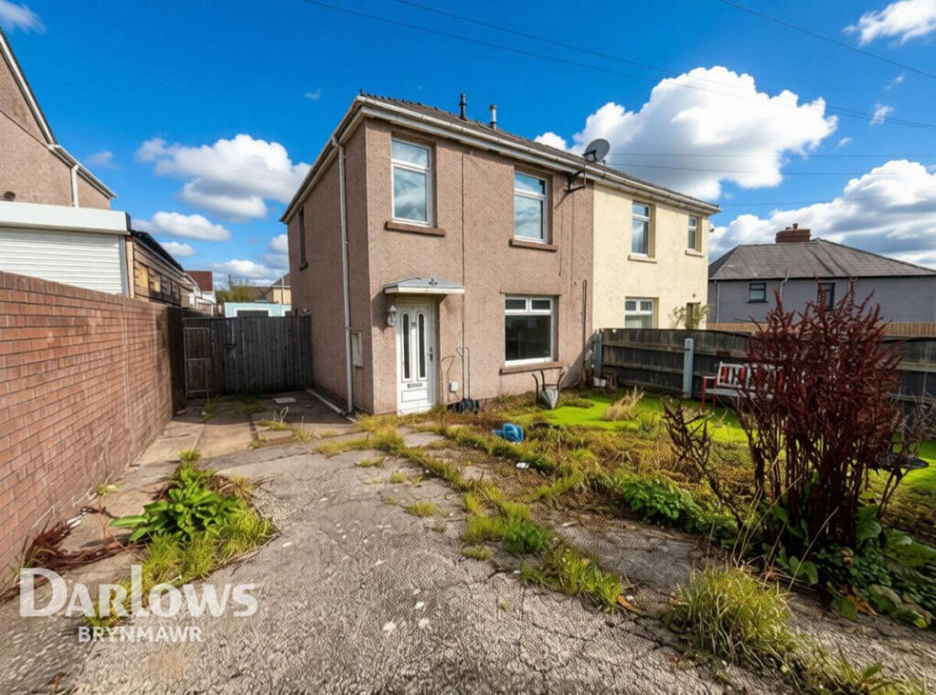 3-bed semi-detached on Emlyn Avenue, Ebbw Vale, £120,000