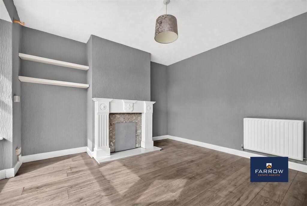 House in Grimsby, Littlefield - View 4