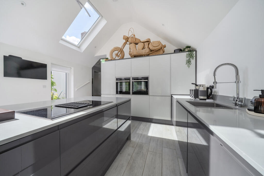 House in Reading - View 4