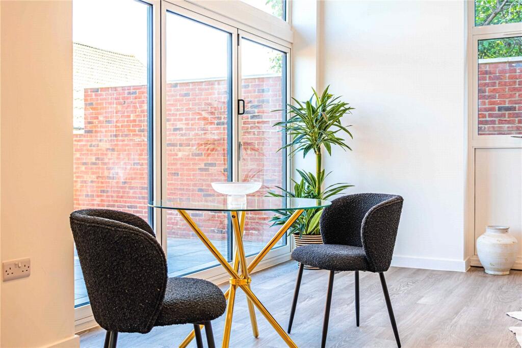 House in Luton - More