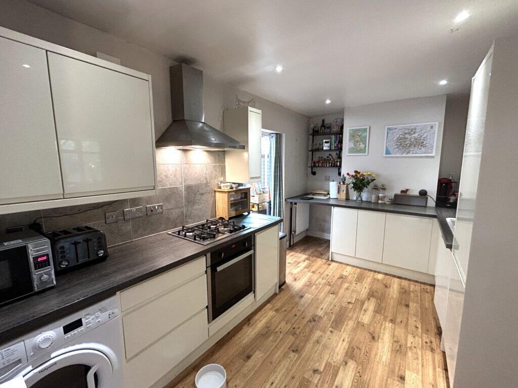House in Wakefield - View 2