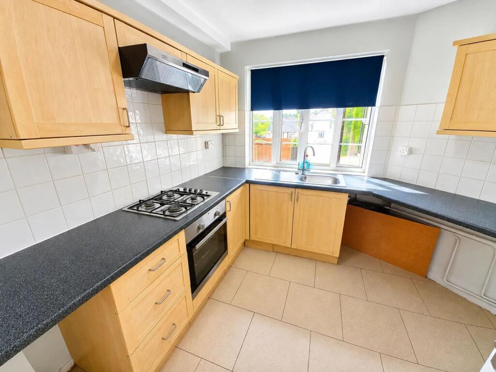 Apartment in Southend-on-Sea - View 3