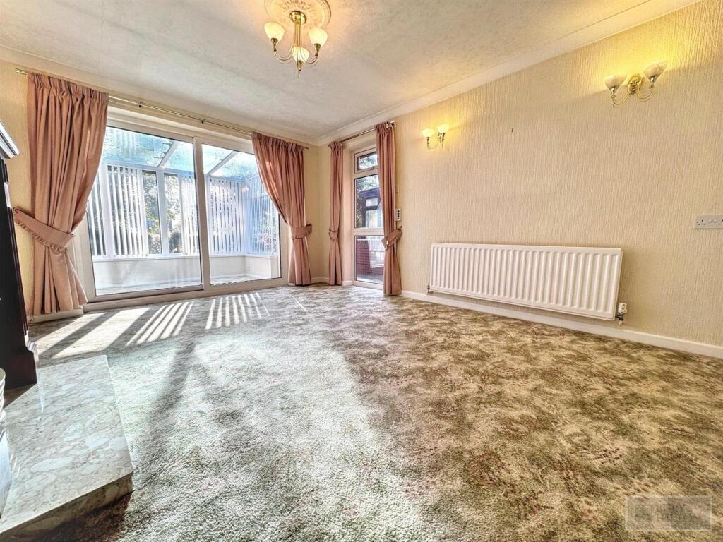 Westwood Road, Leek photo 4