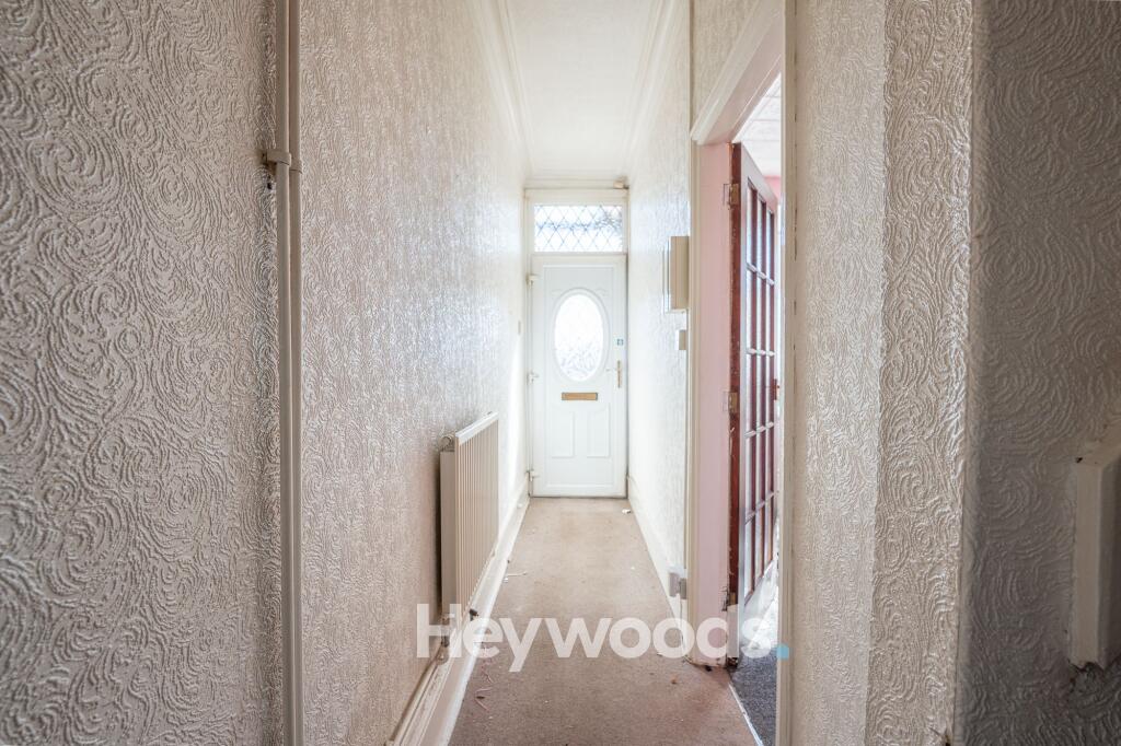 House in Newcastle-under-Lyme, Staffordshire - More