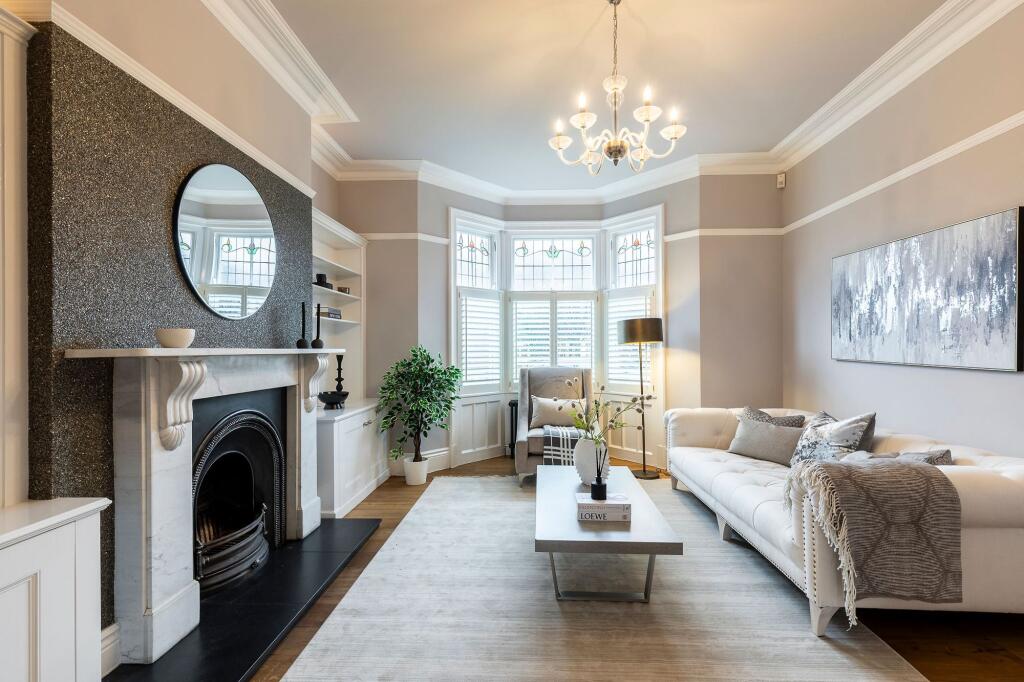 House in Newcastle upon Tyne, Gosforth - More