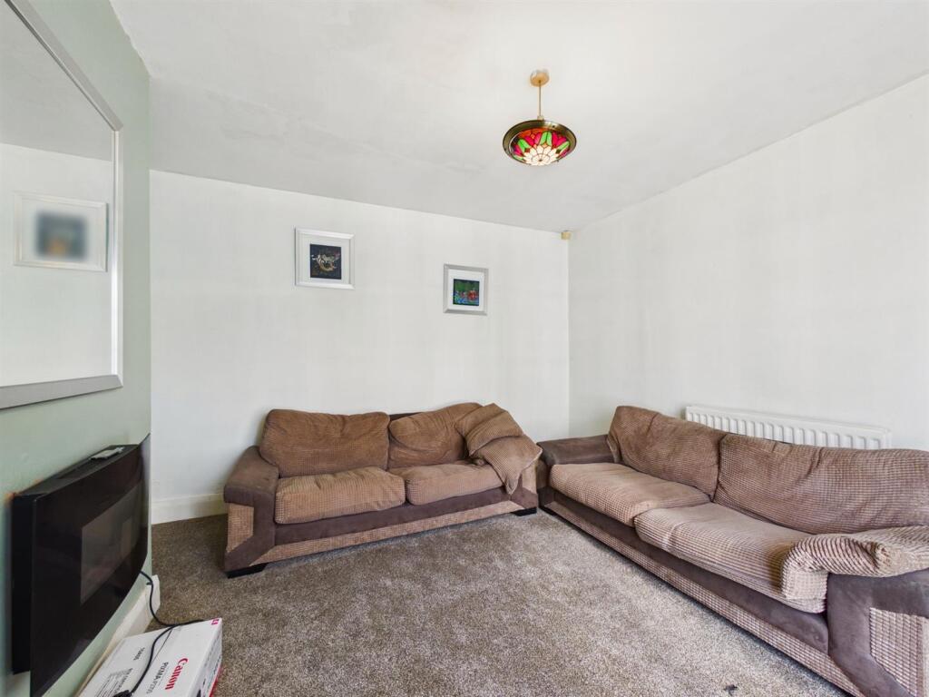 Holmwood Avenue, Whitley Bay photo 4