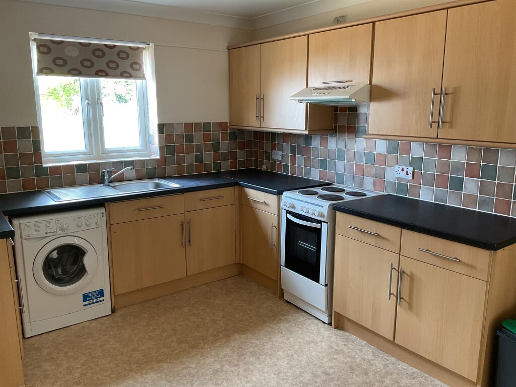 Upwell Road, March photo 3
