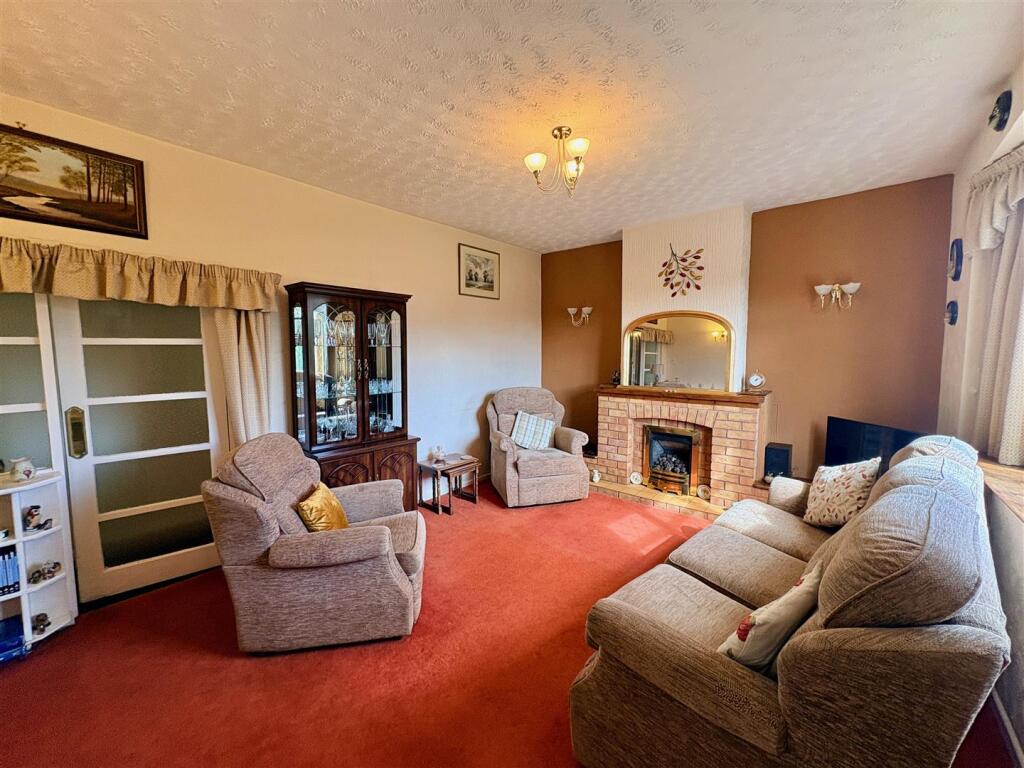 Green Oak Road, Bilbrook, Wolverhampton - View 6