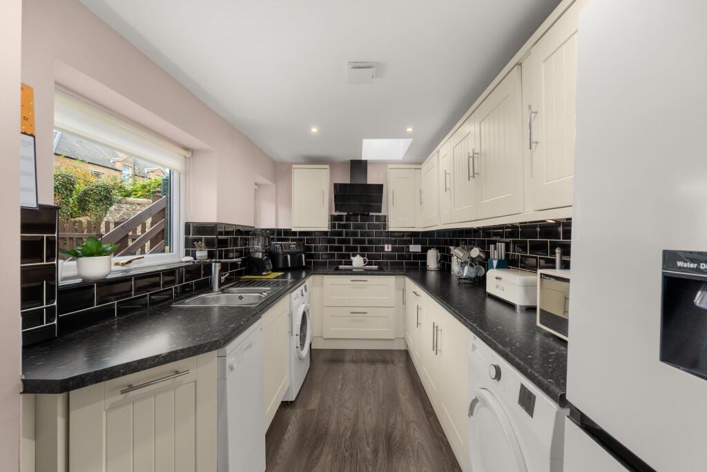 House in Dundee - More