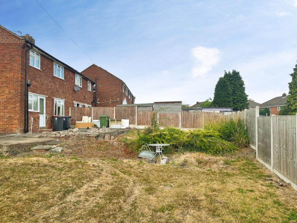 Eaton Crescent, St. Georges, Telford, Shropshire, TF2 9DH photo 4