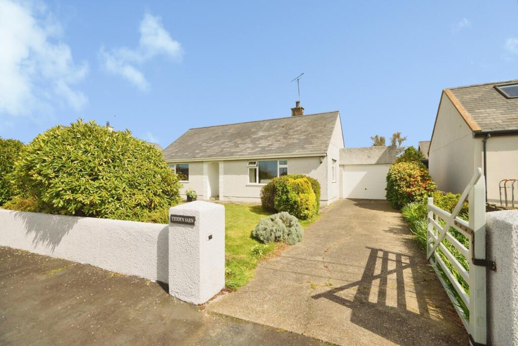 Main image of property: Lon Yr Eglwys, Morfa Nefyn, Pwllheli, Gwynedd, LL53