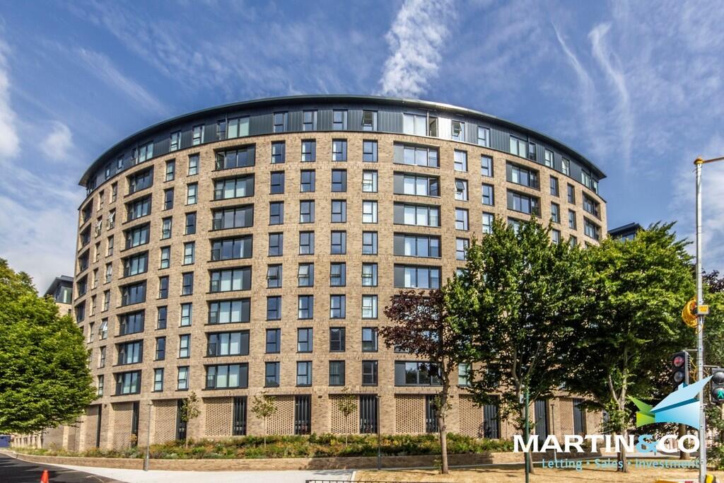 Main image of property: Lincoln Apartments, Lexington Gardens, Park Central, B15