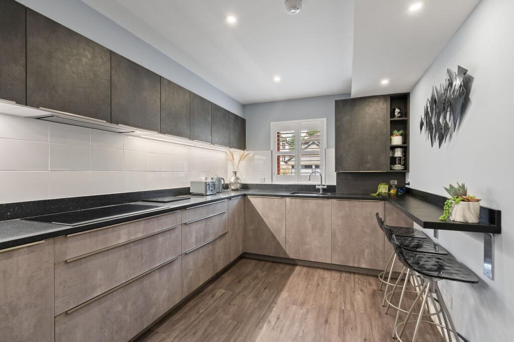Apartment in Bridge of Allan, Inverallan, Stirling - More