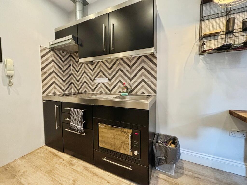 Apartment in London, Silchester Estate, North Kensington - View 3