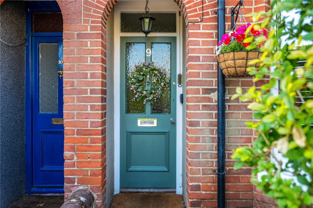 House in Winchester, Hampshire - View 4