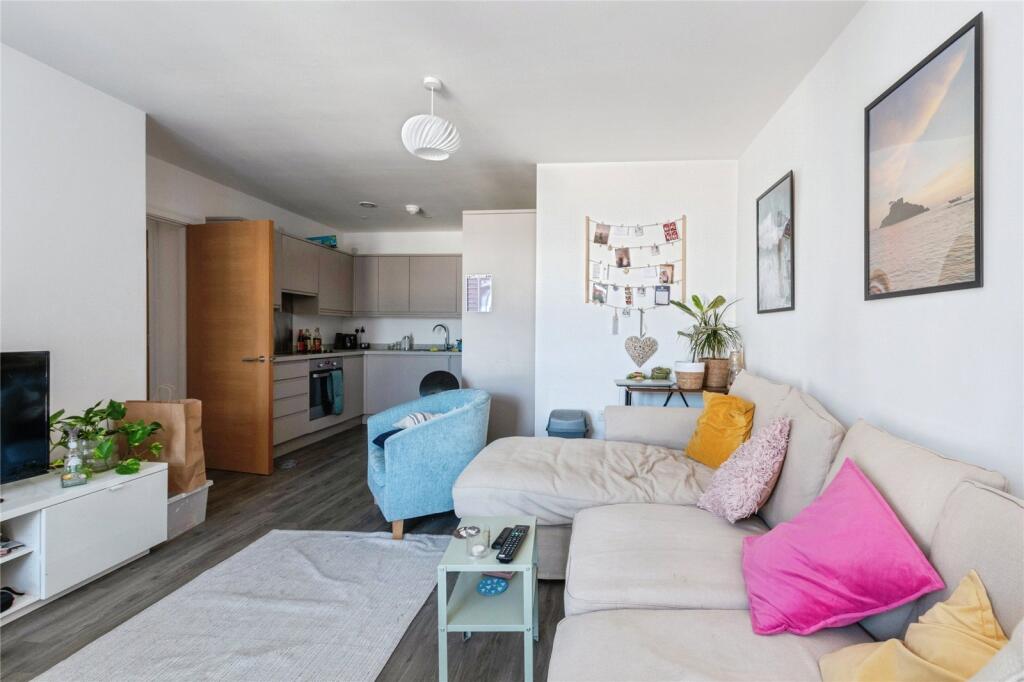 Apartment in Poole, Lower Hamworthy - View 4