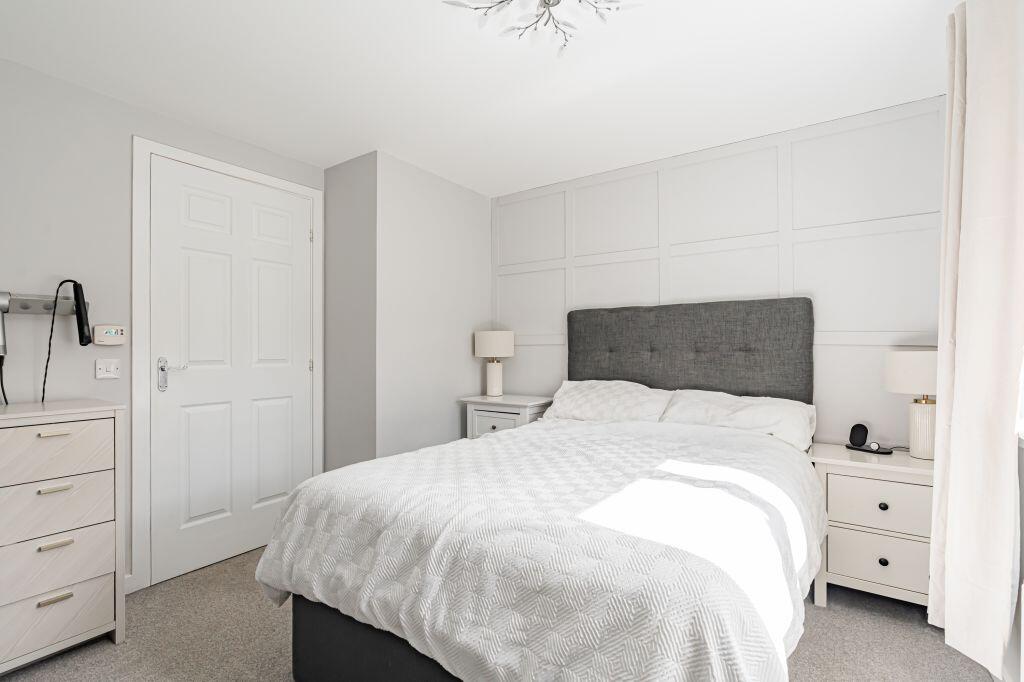 17 Dunipace Road, Edinburgh, EH12 9GH - More
