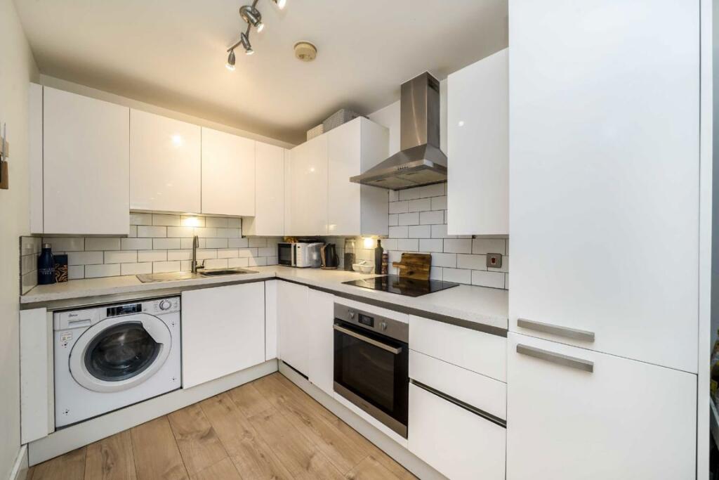 Apartment in London - View 4