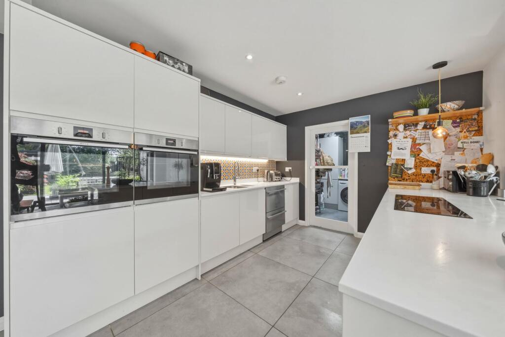 House in Rushcliffe, Abbey Park - View 4