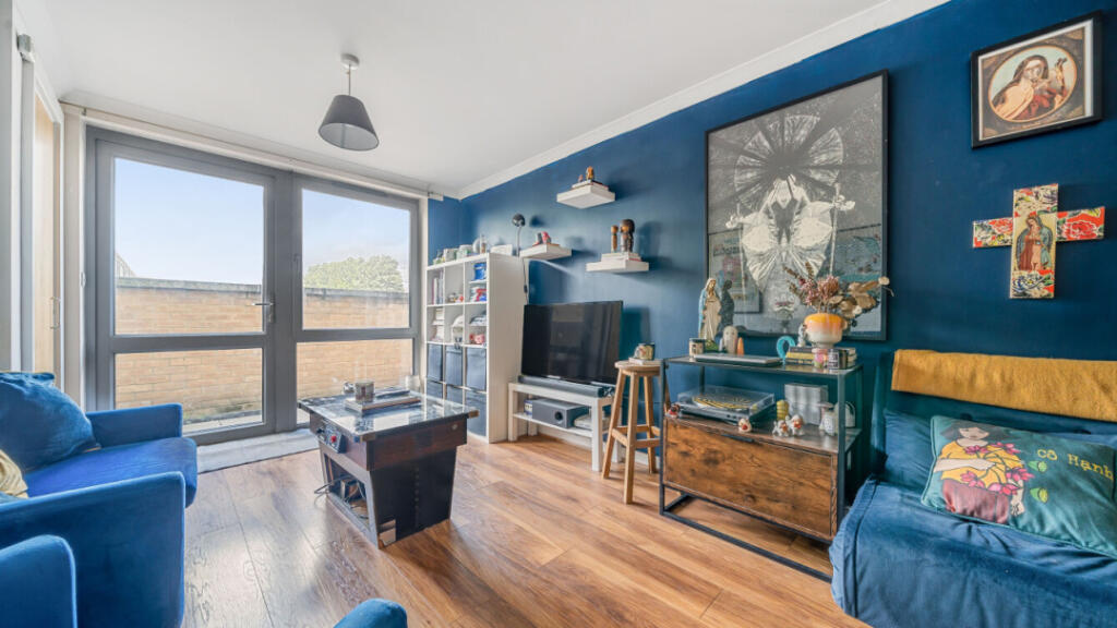 1-bed flat on 1 Keiller House, £260,000