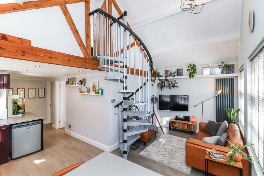 Apartment in St Albans - View 2