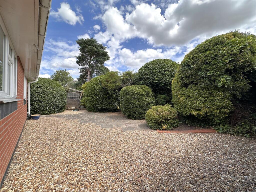 Clayton Close, Newark - View 3