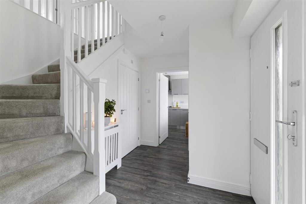 Park Drive, Kings Hill, West Malling photo 2