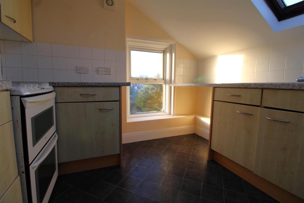 Apartment in Brighton - View 3