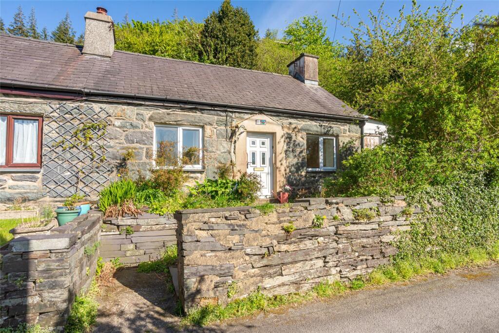 Main image of property: Rhes Jams, Braichmelyn, Bethesda, Bangor, LL57