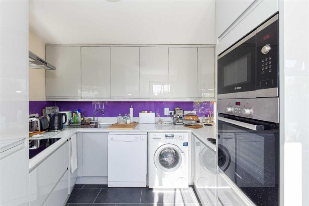 House in Kingston upon Thames - View 3