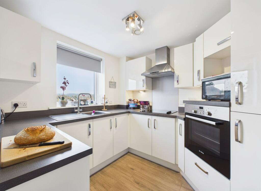 Austen Place, Alton, Hampshire, GU34 photo 3