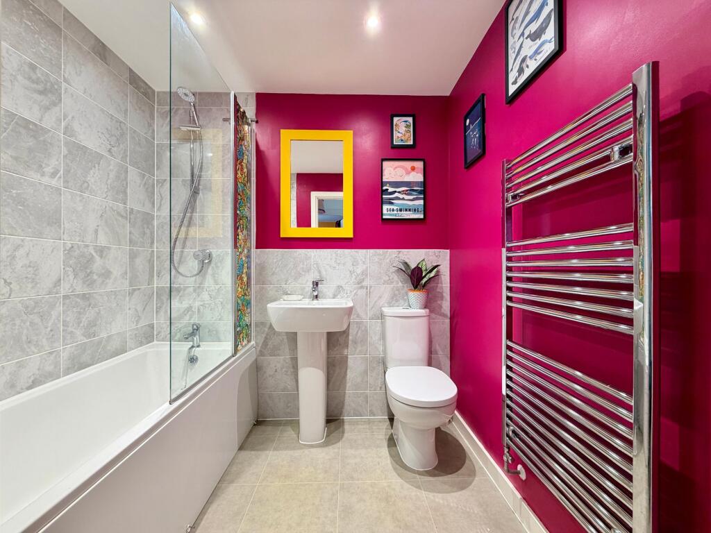 Apartment in Wantage, Wellington Gate, Grove - More