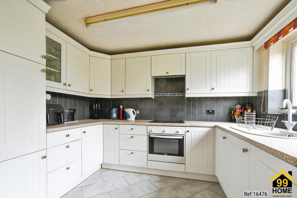 House in Gloucester - View 5