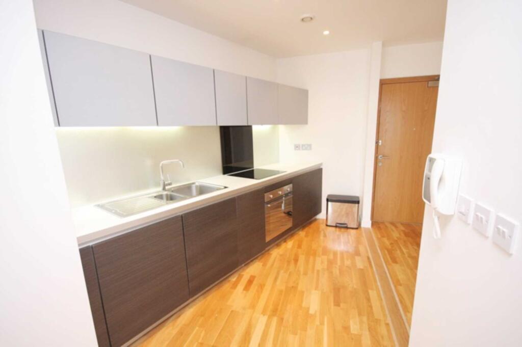 The Hub, Piccadilly Place, Manchester photo 4