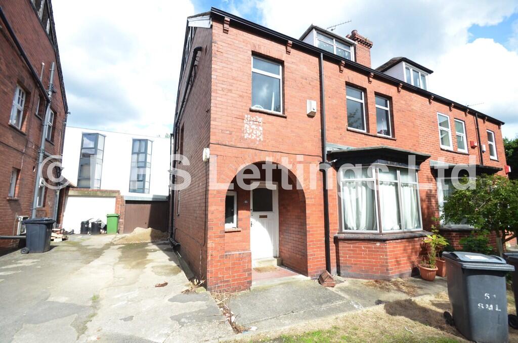 6 bedroom semi-detached house for rent