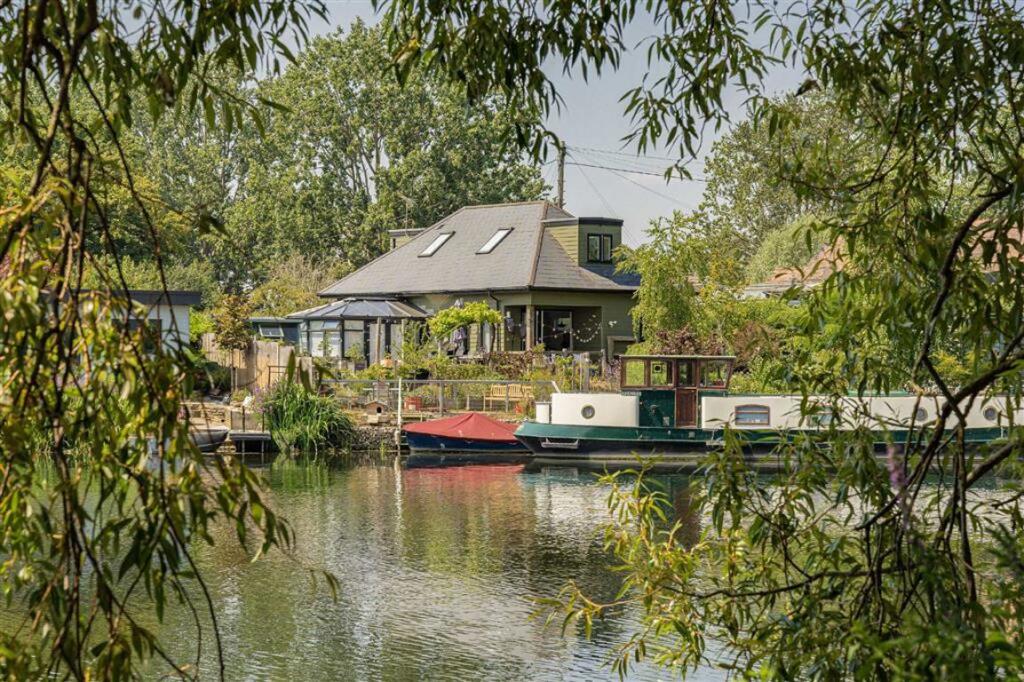 Main image of property: Laleham Reach, Laleham Reach