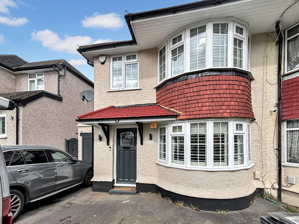 Main image of property: Elm Park Gardens, South Croydon, CR2 8RW