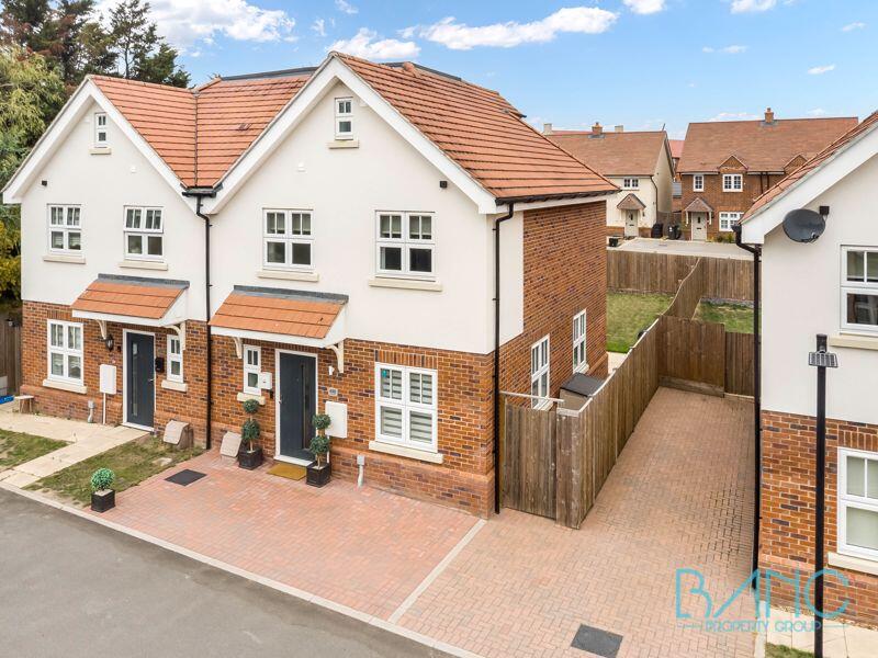 3-bed semi-detached on Goffs Lane, Goffs Oak, £580,000