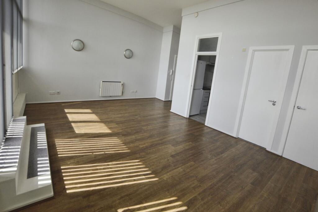 House in London - View 3