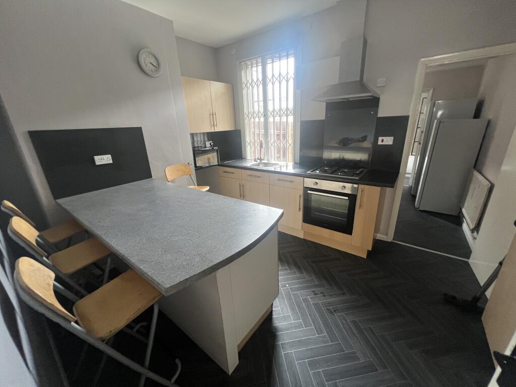 Main image of property: 4-Bedroom, 2-Bathroom Student Property | Palin Street, NG7